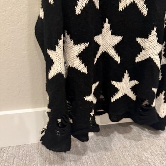 Wildfox Seeing Stars Distressed Sweater – As Seen on Taylor Swift & Selena Gomez - Picture 6 of 11